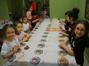 Kartal’da çocuklara özel Çömlek ve Masal Atölyesi’nde doyasıya eğlence