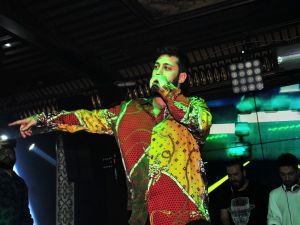 Burak King: “6 ay yeni bir şarkı yapmasanız geride kalıyorsunuz”