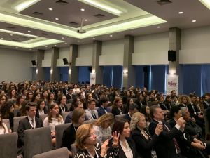 Uğurlu öğrenciler dünya sorunlarına çözüm aradı