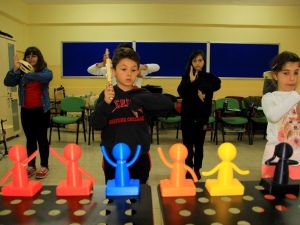 Dans ederek Matematik öğreniyorlar