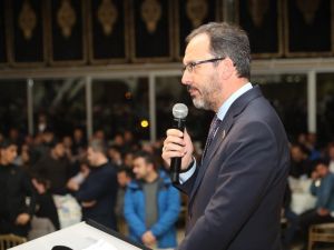 Gençlik ve Spor Bakanı Mehmet Kasapoğlu, Bakanlığa bağlı öğrenci yurtlarına yeni dönem yurt başvurularının başladığını açıkladı.