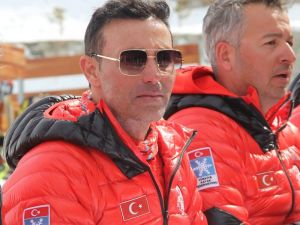 Mustafa Sandal’dan Aspen’e özel şarkı