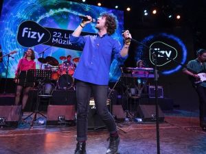 fizy 22. Liseler Arası Müzik Yarışması’nda sahne gençlerin