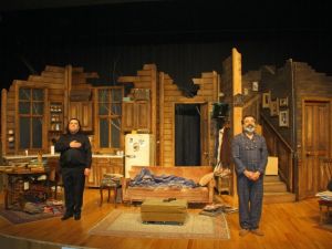 “Halktan Biri” adlı tiyatro oyunu Kartal’da sahnelendi