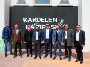 AK Parti Nevşehir Belediye Başkan adayı Arı, Kardelen Koleji’ni ziyaret etti