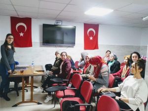 Öğrenciler işaret dili öğreniyorlar