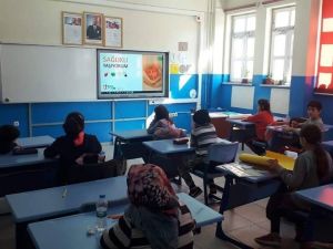 Öğrencilere ve velilerine bağımlılıkla mücadele eğitimi