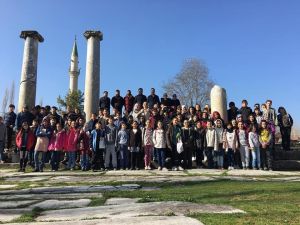 İmam Hatip öğrencilerinden Aizanoi Antik Kenti gezisi