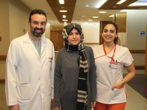 Genç avukatın böbrek üstü bezinde 13 santim kitle çıktı