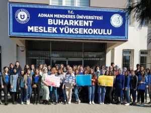 Buharkent üniversiteliler otizme dikkat çekti