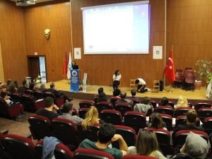 Üniversiteliler otizme drama gösterisiyle dikkat çekti