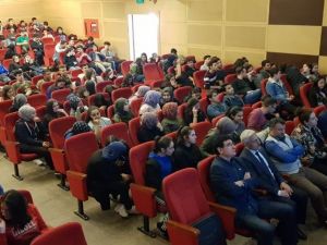 Bonus Hoca’ya Kırkağaç’ta yoğun ilgi