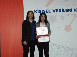 Lise öğrencisi, sloganıyla Türkiye ikincisi oldu