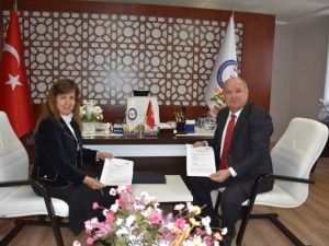 İzmir Demokrasi Üniversitesi ve İŞKUR’dan işbirliği protokolü