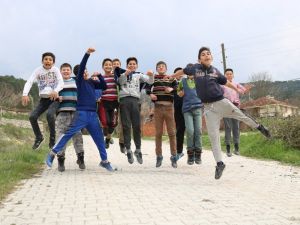 Köy okulu öğrencileri fotoğrafçılıkla tanıştı