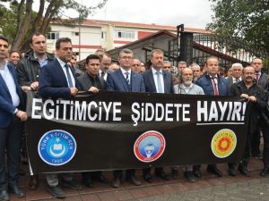 Sendikalardan darp edilen okul idarecilerine destek