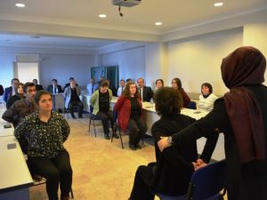 Kütahya’da kurumlardaki masa başı çalışanlarına egzersiz eğitimi