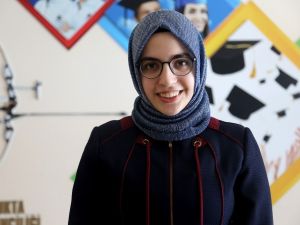 İhlas Kolejinin genç yazarı ilçe birincisi oldu