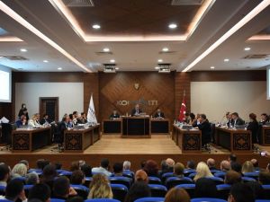 Konyaaltı’nda Semih Esen başkanlığında ilk meclis