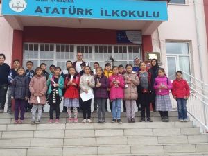 Kitap kurdu sınıf ödüllendirildi