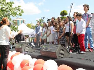 30 kişilik çocuk korosu İzmirlileri coşturacak