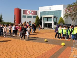 Çocuk Sanat Şenliği renkli görüntülere sahne oldu