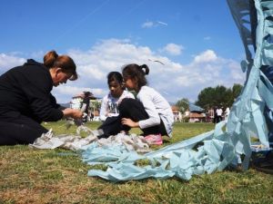 Sarıgöllü aileler uçurtma şenliğinde buluştu