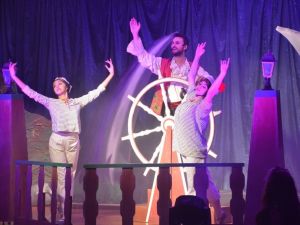 Aliağa’da 23 Nisan etkinlikleri çocuk müzikali ile başladı