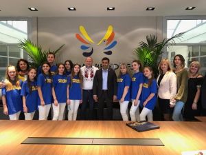 Kuşadası’ndaki 23 Nisan coşkusuna Ukraynalı çocuklar renk kattı