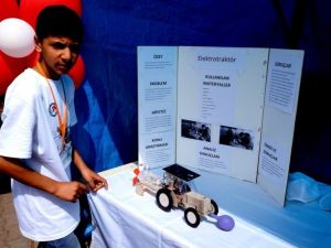 Sarıgöl Atatürk Ortaokulu Bilim Fuarı açıldı