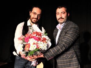 Genç sanatçı Ozan Turhal Kartal’da sahne aldı