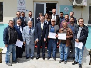Zeytin budama kursiyerleri belgelerine kavuştu