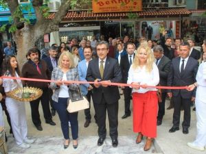 Kuşadası’nda  ’Atma Dönüştür’ sergisi açıldı