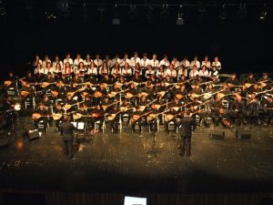 Balıkesir’de öğrencilerden bağlama şov