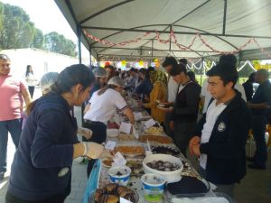 İhtiyaç sahibi arkadaşları için kermes düzenlediler