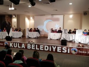 Kula’da öğrenciler bilgi yarışmasında ter döktü