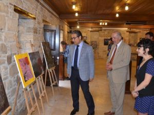 Kuşadası’nda resim sergisi açıldı