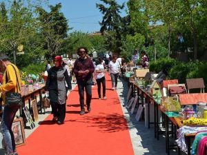 Didim’de okul yararına lahmacun günü düzenlendi
