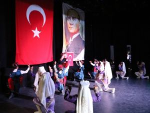 Mülteci çocuklar hünerlerini sergiledi