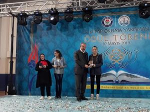Kitap okuma yarışmasının birincisi Simav Fen Lisesi’nden çıktı