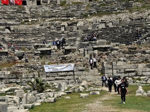 Aydın’da liseler antik kentte yarıştı