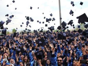 DPÜ’de mezuniyet coşkusu