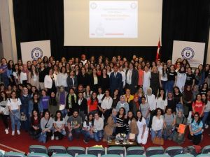 ADÜ’de Dünya Ebeler Günü etkinliği düzenlendi