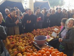 Kuşadası’nda semt pazarlarında yer kiralarına yüzde 50 indirim