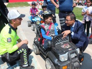 Alaşehir’de öğrencilere uygulamalı trafik eğitimi verildi