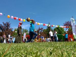 Özel çocuklar ve aileleri gönüllerince eğlendiler