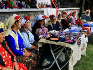 Bez bebekler Mikrokredi ile dünyaya açıldı