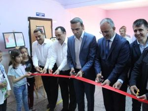 İlkokul öğrencilerinin resim sergisi törenle açıldı