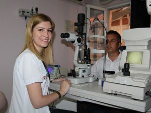 Kula’da iki uzman doktor daha göreve başladı