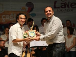 Akhisarlılar bir gecede Tiyatro ve THM Konseri zevki yaşadı